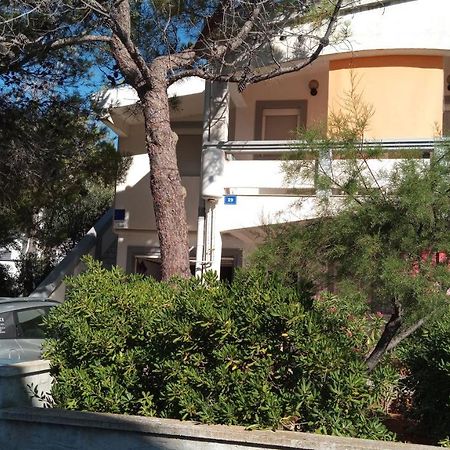 Apartman Nardi Vir Luaran gambar