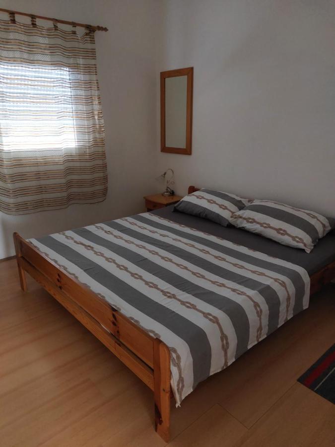 Apartman Nardi Vir Luaran gambar