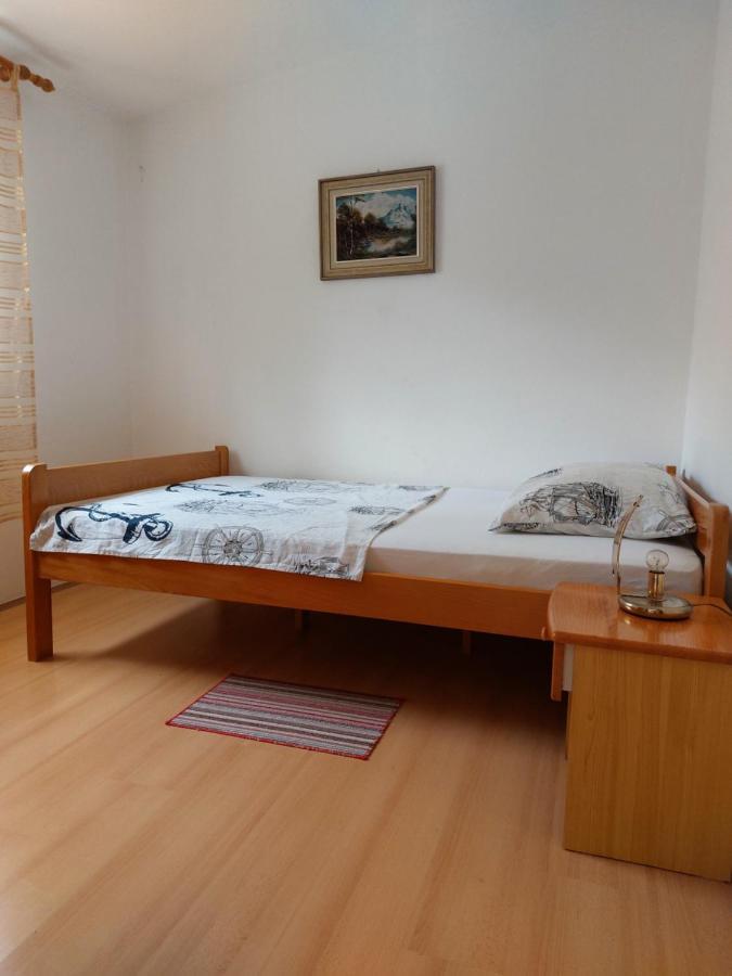 Apartman Nardi Vir Luaran gambar